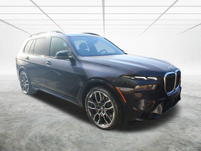 new 2025 BMW X7 car, priced at $117,020