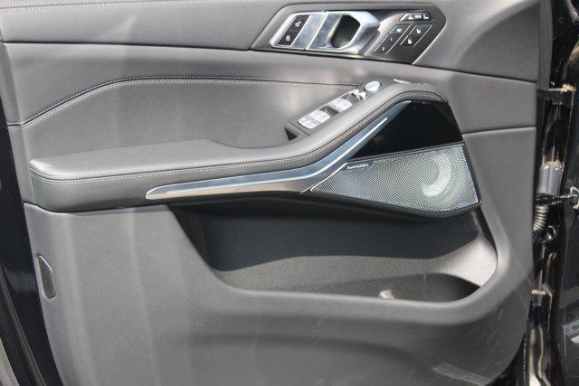 new 2025 BMW X7 car, priced at $158,195