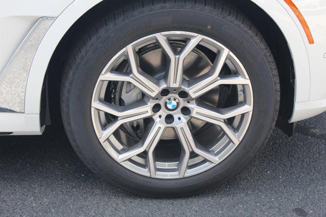 new 2026 BMW X7 car, priced at $94,580