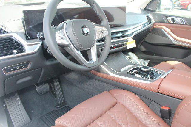 new 2025 BMW X7 car, priced at $93,175