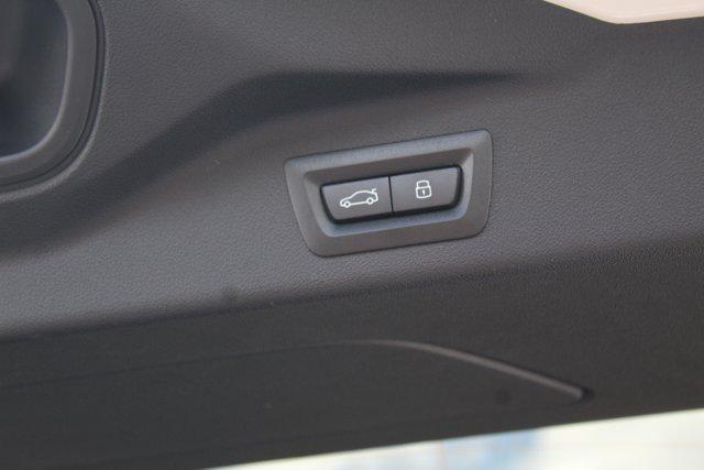 new 2025 BMW X7 car, priced at $93,175