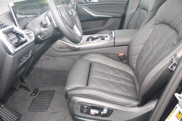 new 2026 BMW X7 car, priced at $89,475