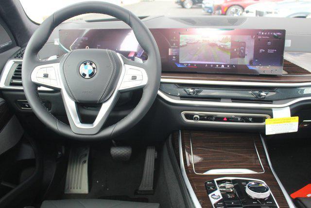 new 2025 BMW X7 car, priced at $97,155