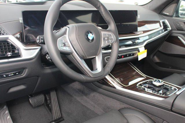 new 2025 BMW X7 car, priced at $97,155