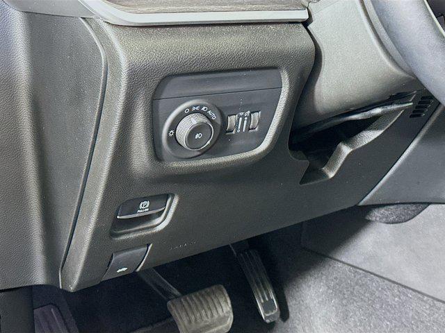 used 2022 Jeep Grand Cherokee car, priced at $30,197