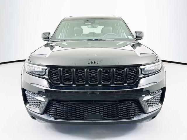 used 2024 Jeep Grand Cherokee car, priced at $27,997