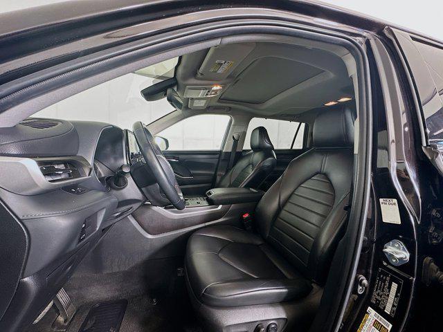 used 2022 Toyota Highlander car, priced at $30,497