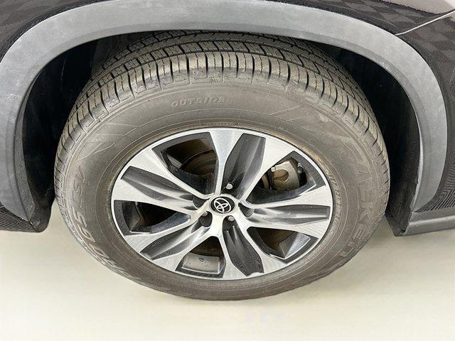 used 2022 Toyota Highlander car, priced at $30,497