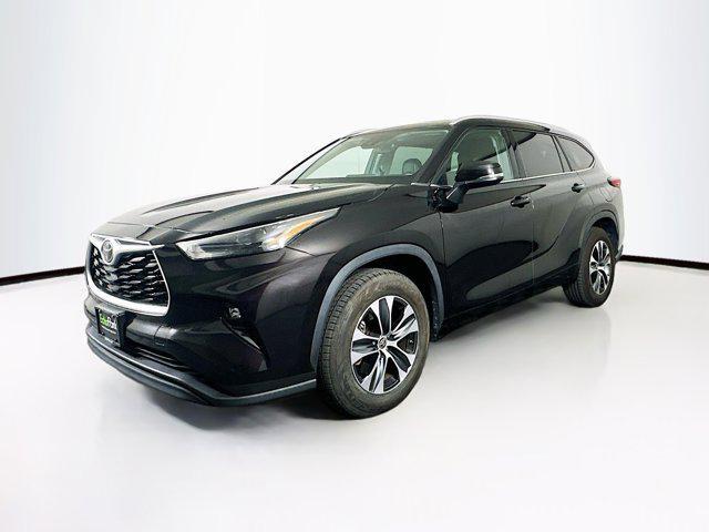 used 2022 Toyota Highlander car, priced at $30,497