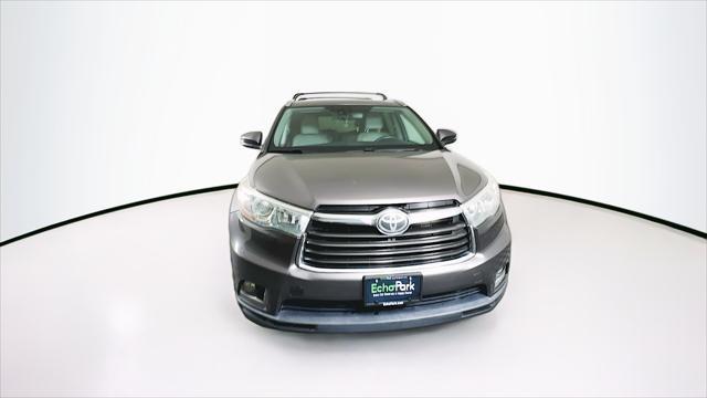 used 2016 Toyota Highlander car, priced at $18,299