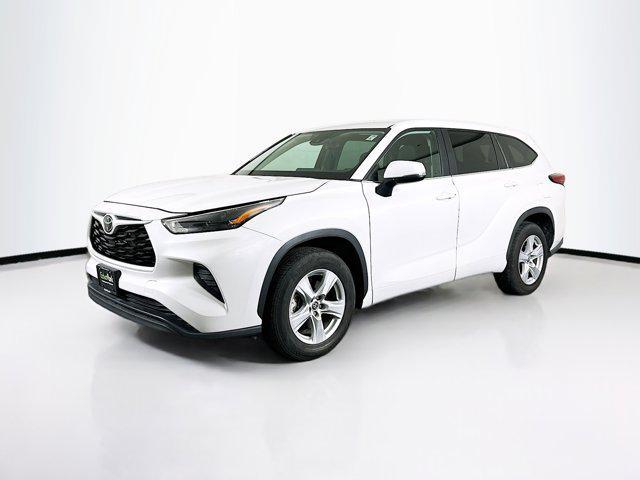 used 2023 Toyota Highlander car, priced at $28,839