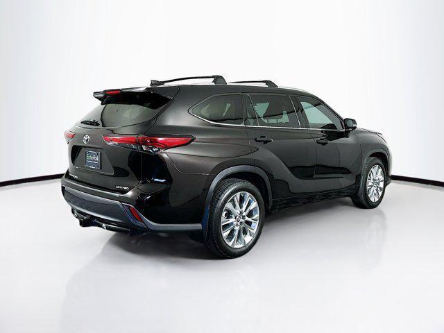 used 2020 Toyota Highlander car, priced at $26,989