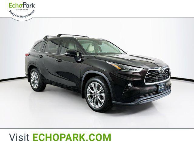 used 2020 Toyota Highlander car, priced at $26,989