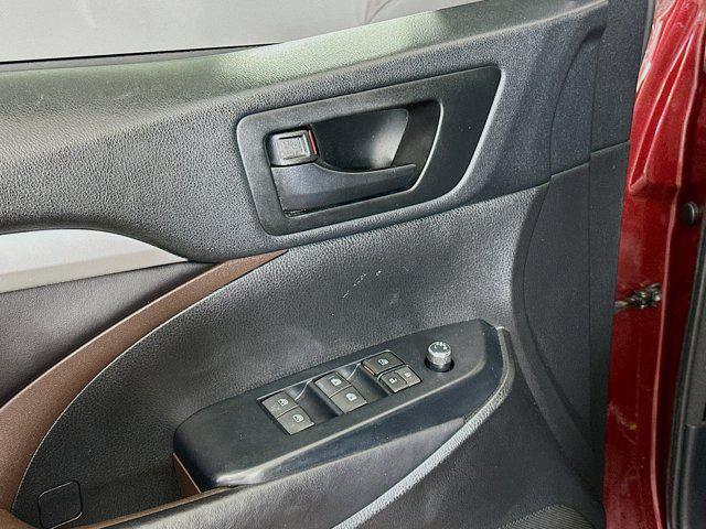 used 2017 Toyota Highlander car, priced at $19,497