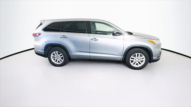 used 2015 Toyota Highlander car, priced at $12,999