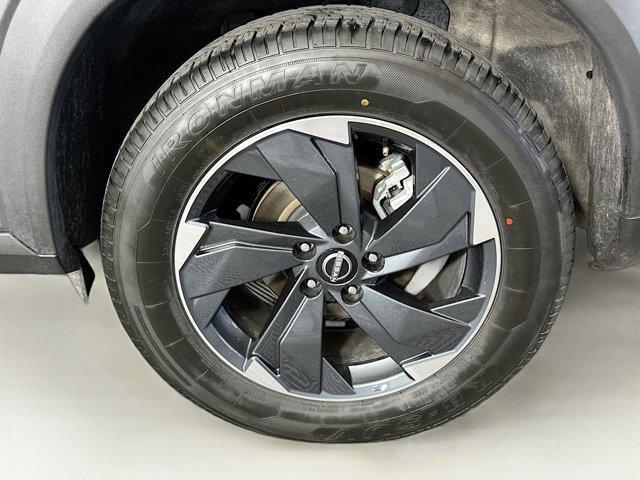 used 2024 Nissan Rogue car, priced at $19,197