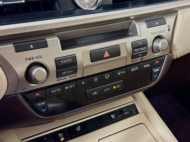 used 2018 Lexus ES 300h car, priced at $24,197