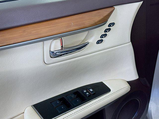 used 2018 Lexus ES 300h car, priced at $24,197