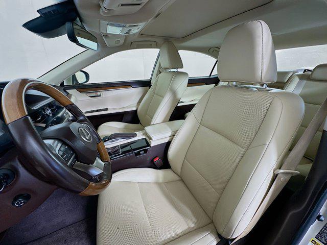 used 2018 Lexus ES 300h car, priced at $24,197
