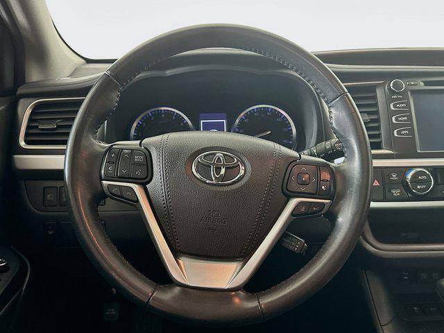 used 2019 Toyota Highlander car, priced at $26,289