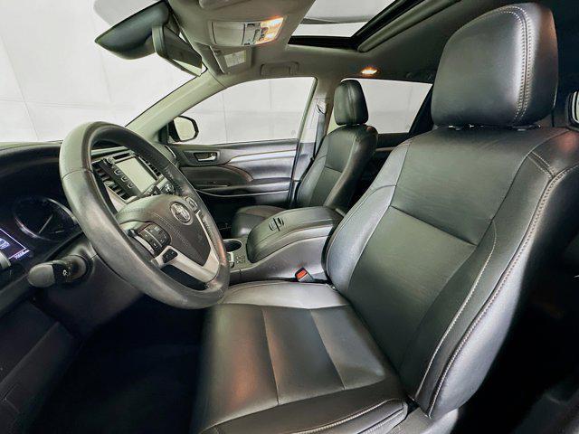 used 2019 Toyota Highlander car, priced at $26,289