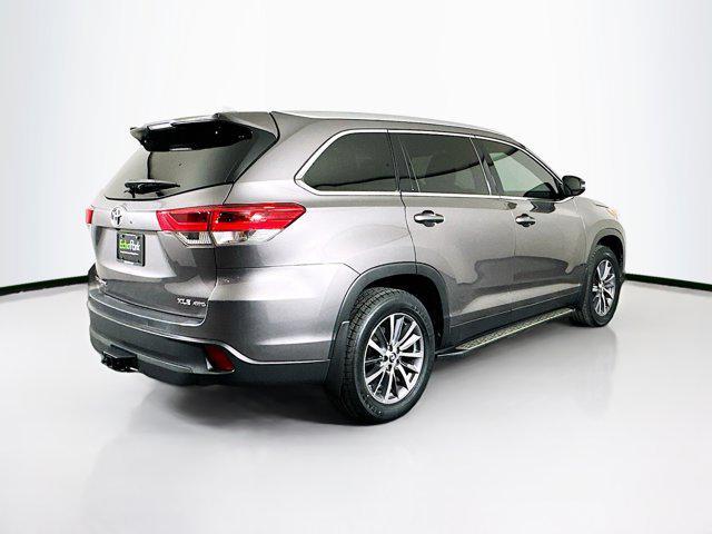 used 2019 Toyota Highlander car, priced at $26,289