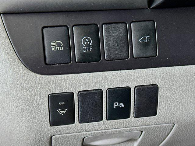 used 2018 Toyota Highlander car, priced at $26,997
