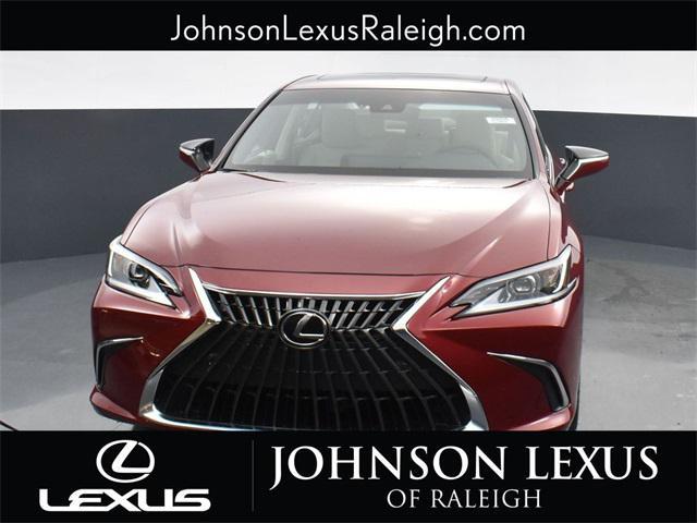 new 2025 Lexus ES 300h car, priced at $50,379