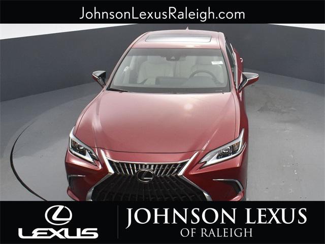 new 2025 Lexus ES 300h car, priced at $50,379