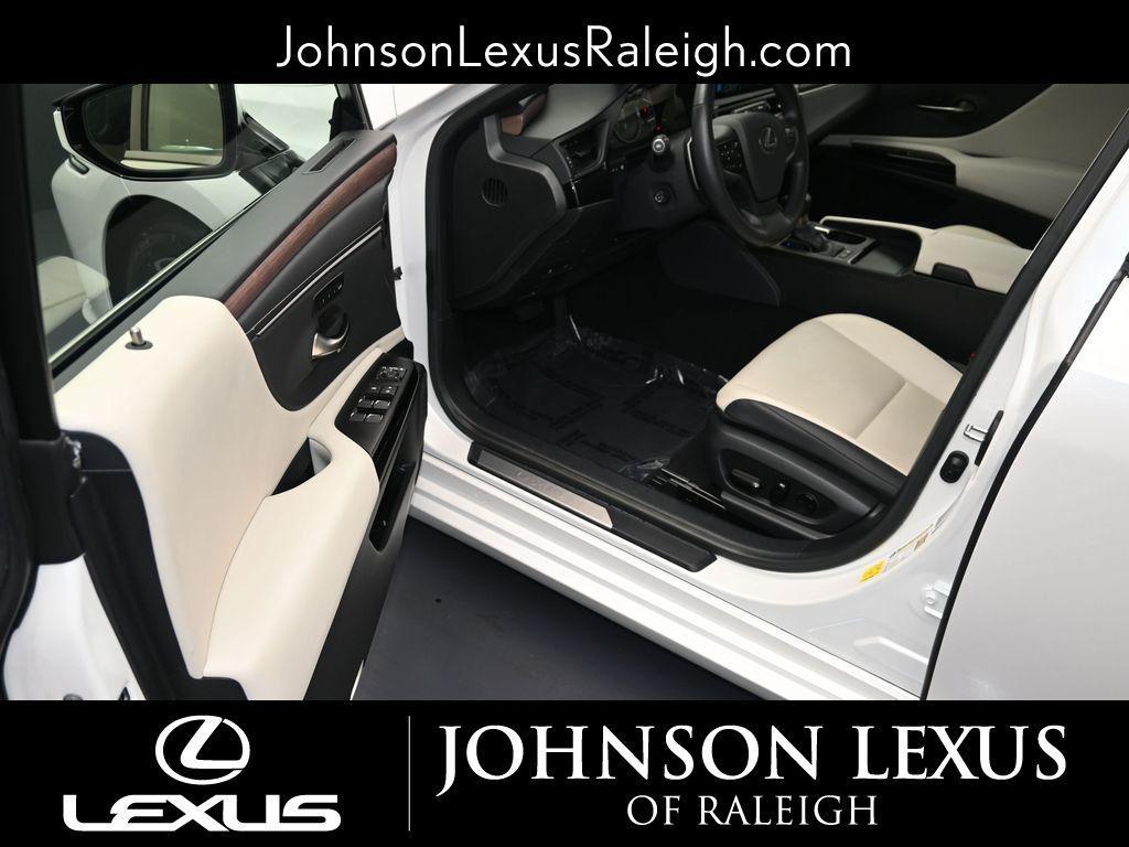 used 2025 Lexus ES 300h car, priced at $43,858