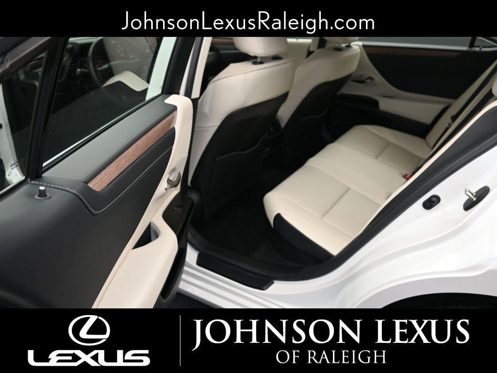 used 2025 Lexus ES 300h car, priced at $43,858