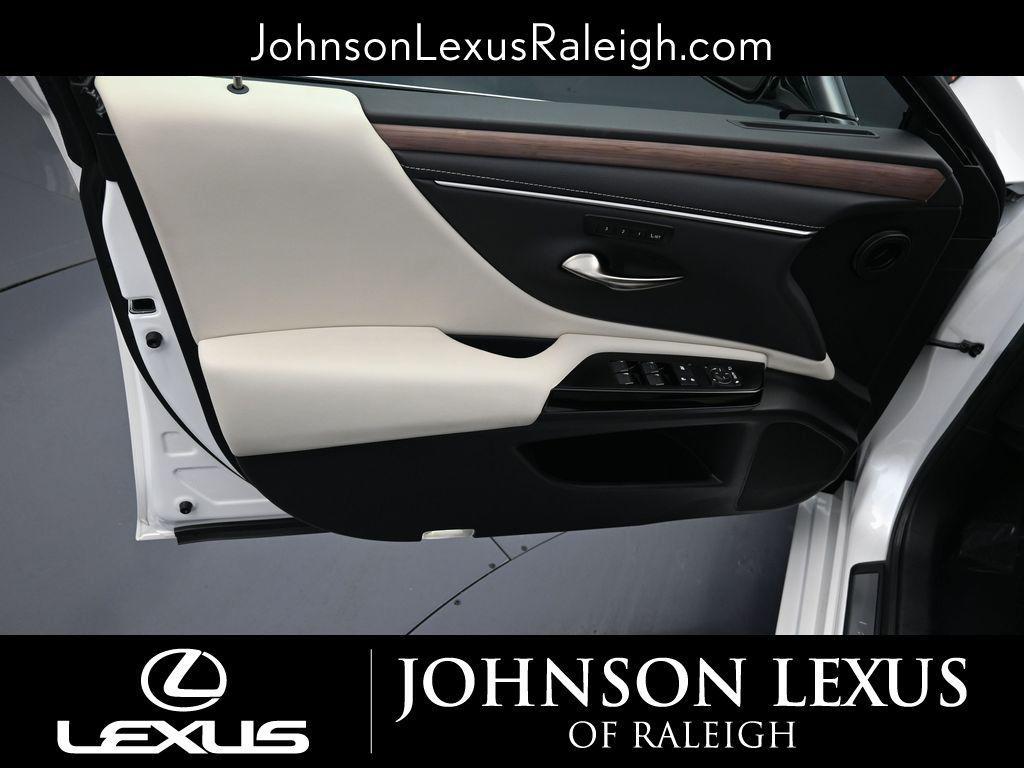 used 2025 Lexus ES 300h car, priced at $43,858