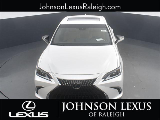 new 2025 Lexus ES 300h car, priced at $51,524