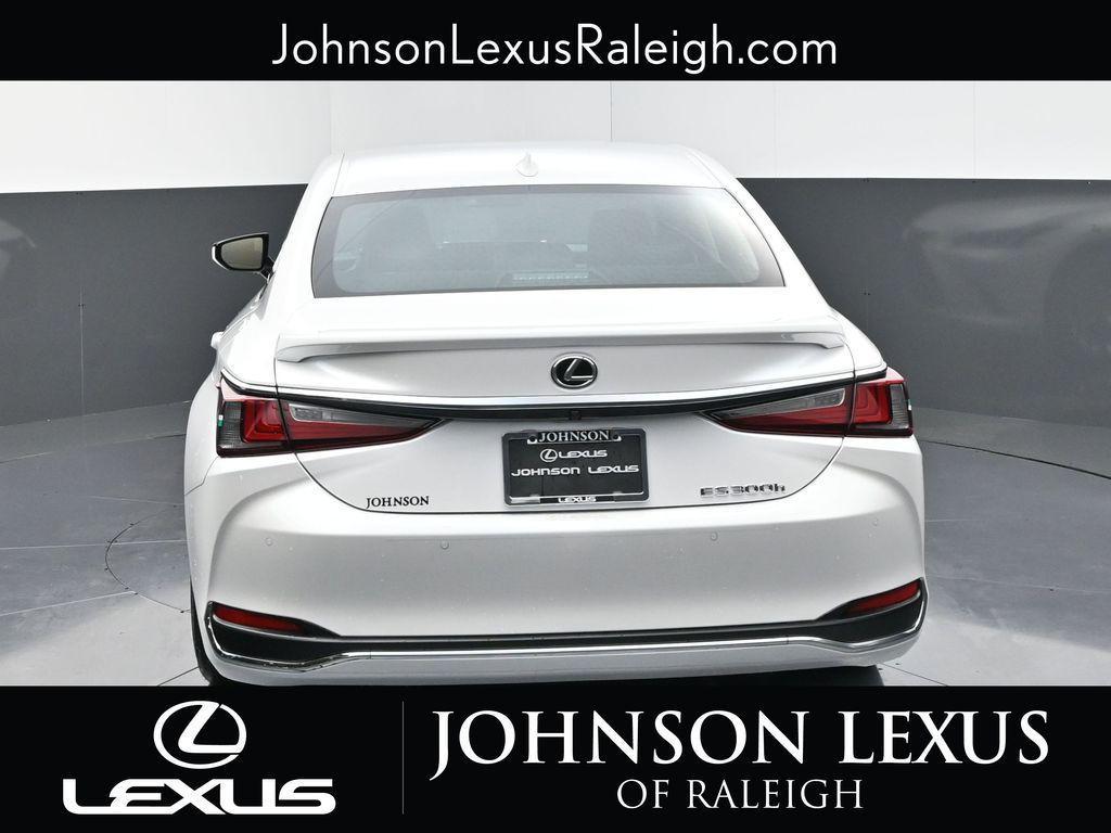 new 2025 Lexus ES 300h car, priced at $54,979