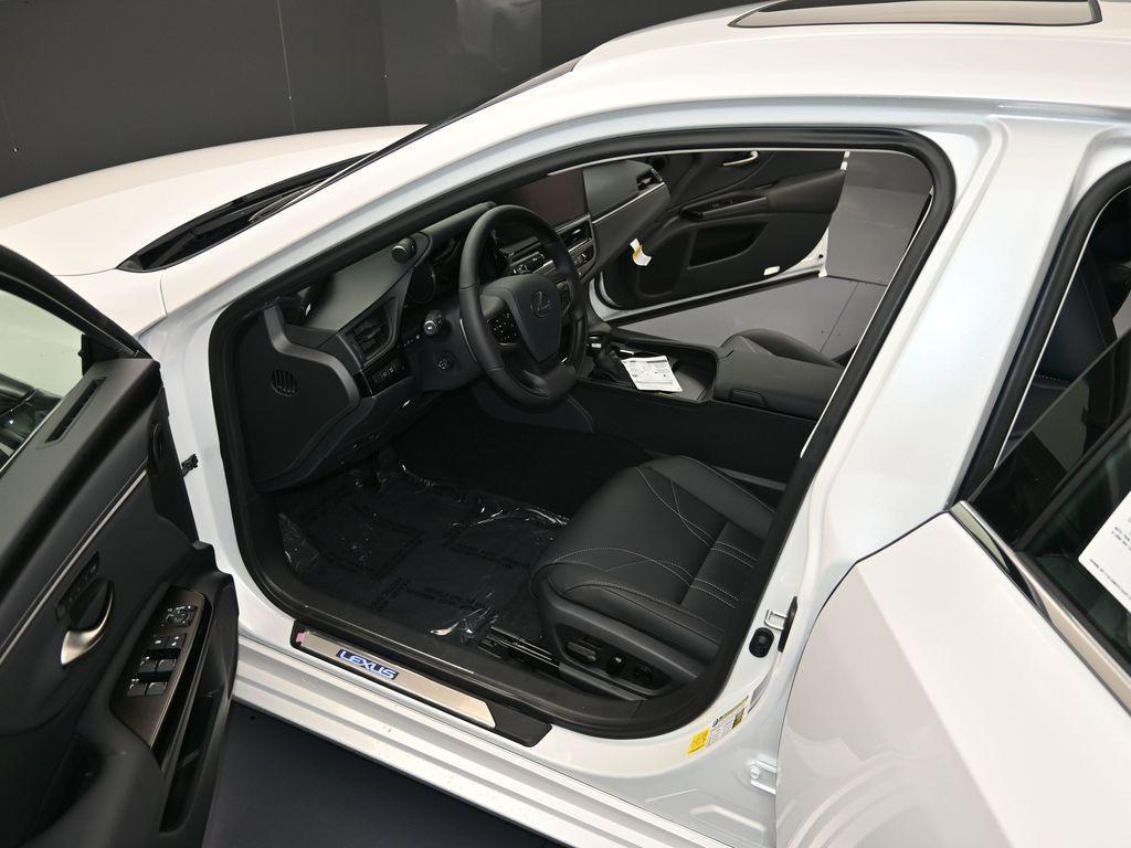 new 2025 Lexus ES 300h car, priced at $54,979