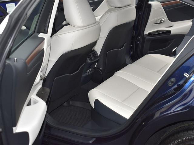 new 2025 Lexus ES 300h car, priced at $51,024