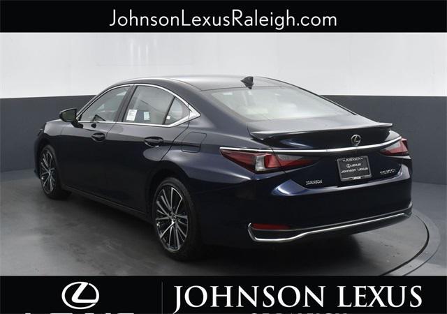 new 2025 Lexus ES 300h car, priced at $51,024