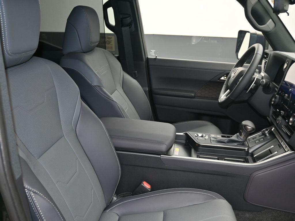 new 2025 Lexus GX 550 car, priced at $86,332