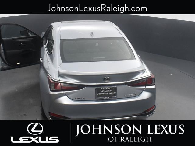 new 2025 Lexus ES 300h car, priced at $51,744