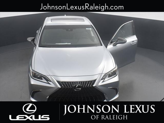 new 2025 Lexus ES 300h car, priced at $51,744