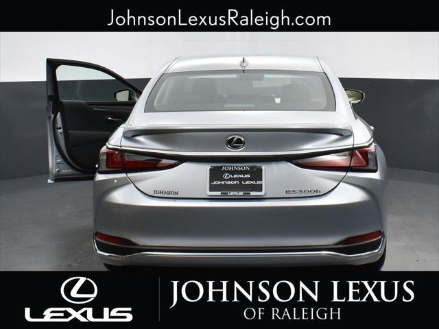 new 2025 Lexus ES 300h car, priced at $51,744