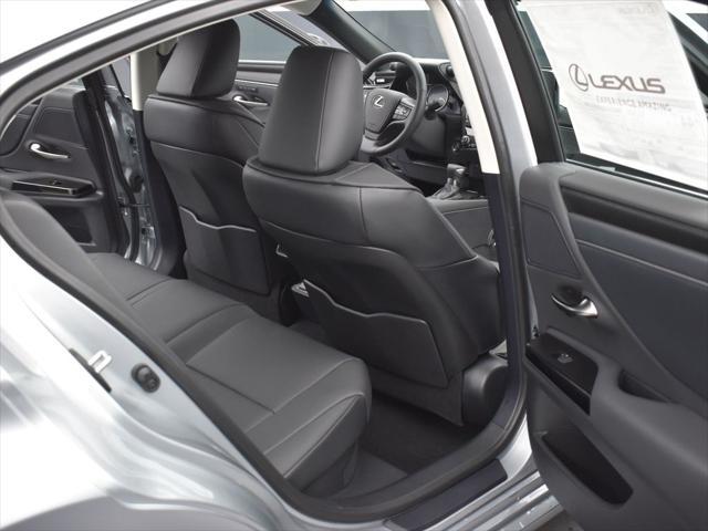 new 2025 Lexus ES 300h car, priced at $51,744