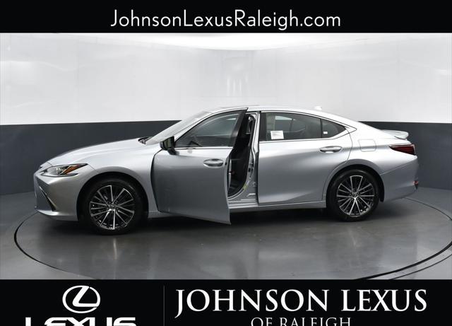new 2025 Lexus ES 300h car, priced at $51,744