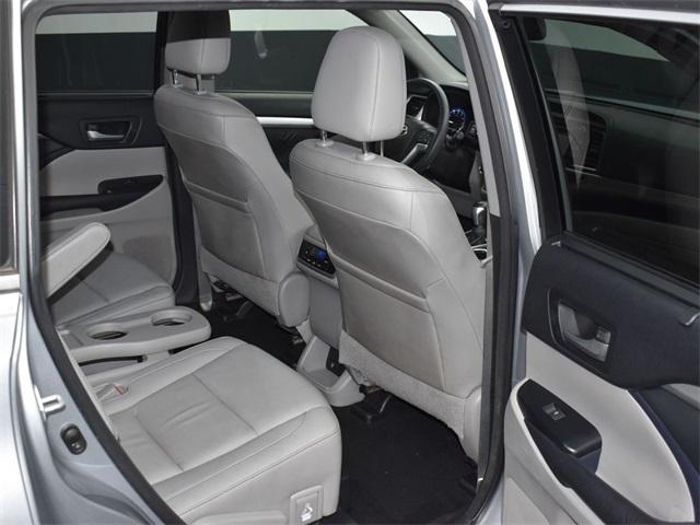 used 2015 Toyota Highlander car, priced at $19,955