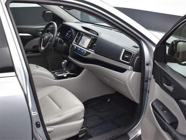 used 2015 Toyota Highlander car, priced at $19,955