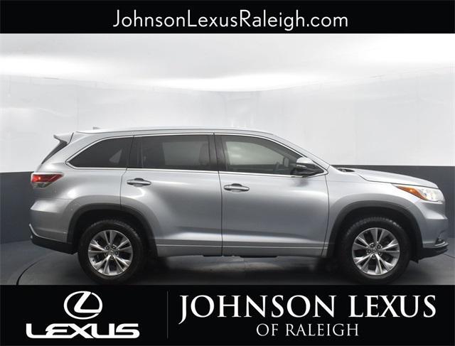 used 2015 Toyota Highlander car, priced at $19,955