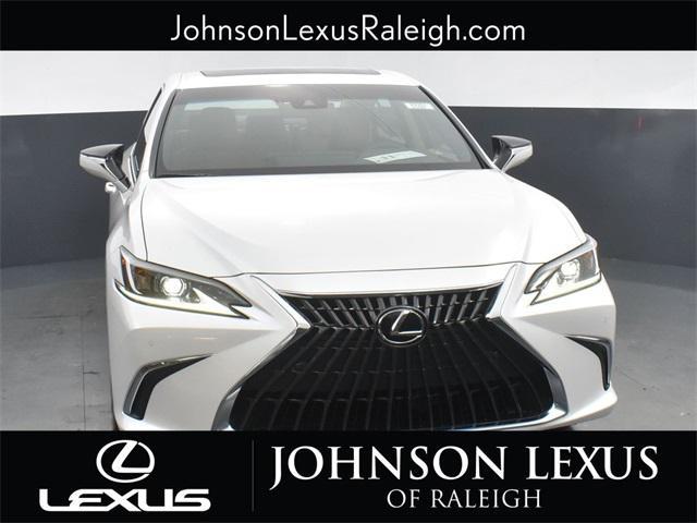 new 2025 Lexus ES 300h car, priced at $51,244