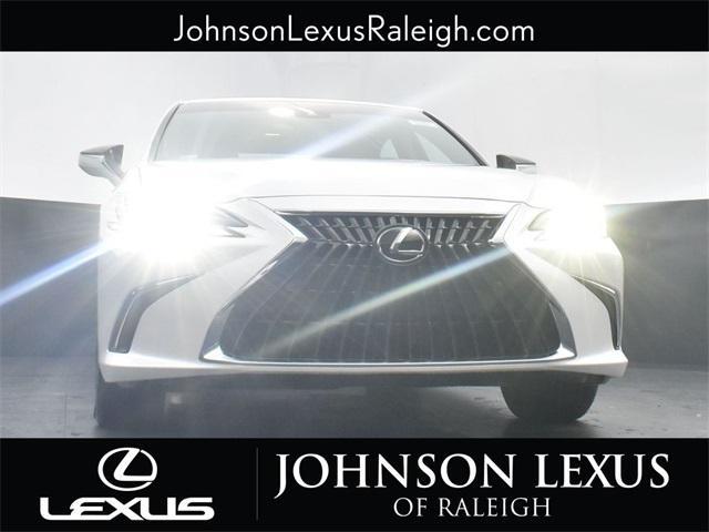 new 2025 Lexus ES 300h car, priced at $51,244