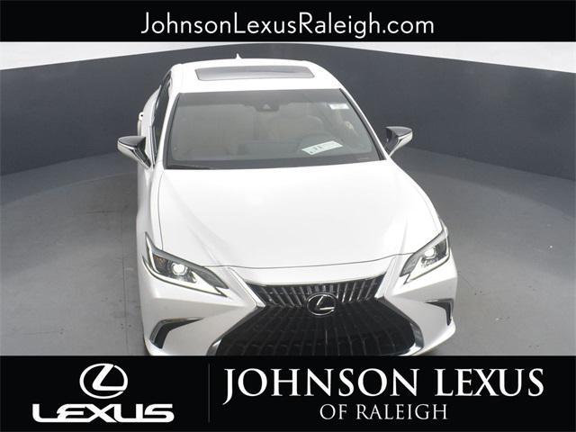 new 2025 Lexus ES 300h car, priced at $51,244