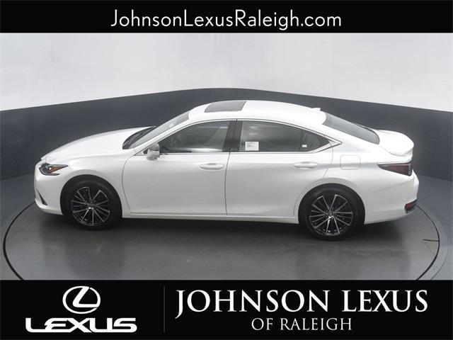 new 2025 Lexus ES 300h car, priced at $51,524